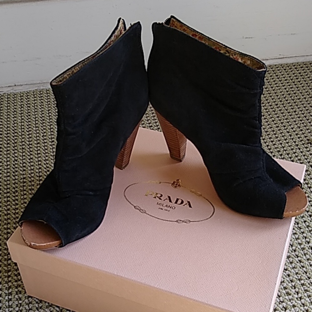 Seychelles peep-toe suede booties